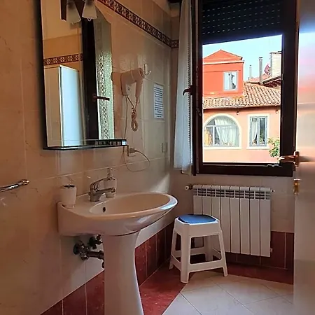 Berghinz Couette-café Lido de Venise