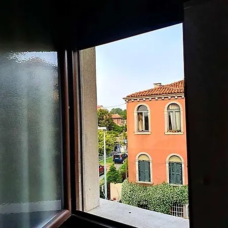 Berghinz Couette-café Lido de Venise